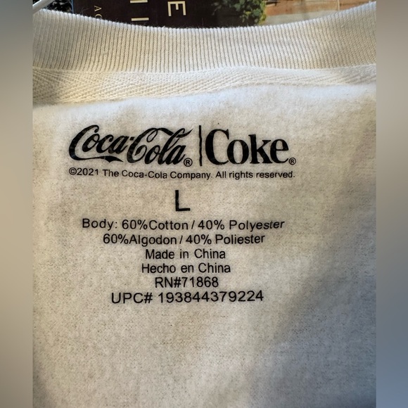 Coca Cola size L sweatshirt. Super cute - Picture 3 of 3
